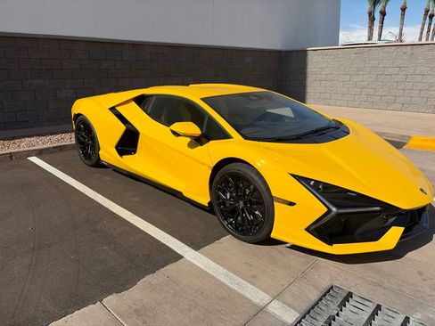 Used 2024 Lamborghini Revuelto AWD/4WD image 4