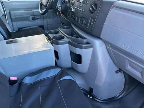 Used 2014 Ford E-250 and Econoline 250 Commercial w/ Power Group image 17