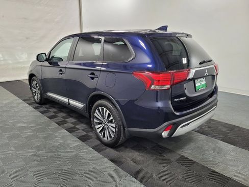 Used 2020 Mitsubishi Outlander SE image 3