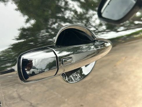 Used 2023 Nissan Rogue SV FWD image 34