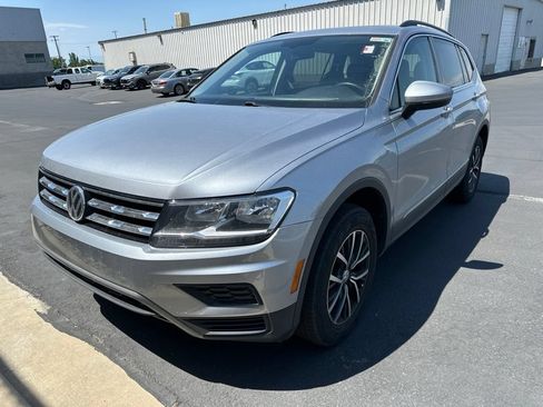 Used 2020 Volkswagen Tiguan SE w/ Panoramic Sunroof Package AWD/4WD image 1