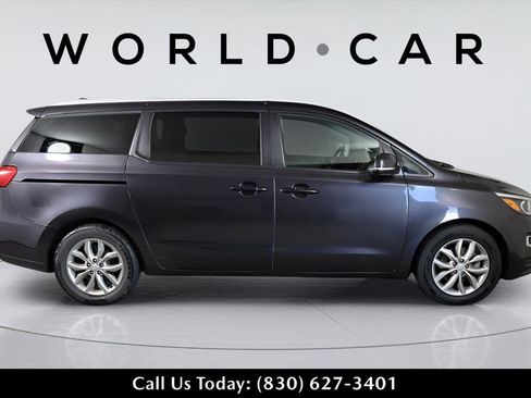 Used 2020 Kia Sedona EX image 8