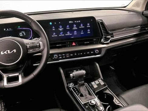 Used 2025 Kia Sportage EX FWD image 7
