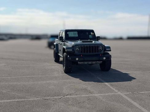 New 2026 Jeep Gladiator Mojave image 2