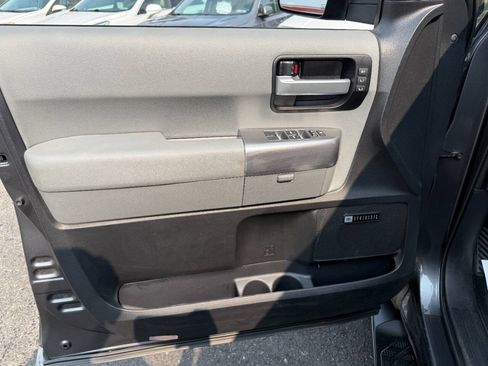 Used 2018 Toyota Sequoia Limited w/ Safety & Convenience Package AWD/4WD image 13