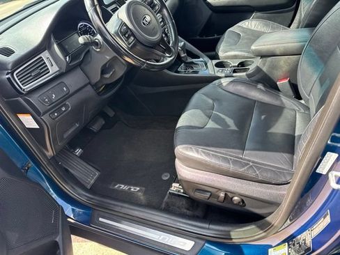 Used 2017 Kia Niro Touring FWD image 5