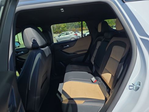 New 2026 Chevrolet Equinox ACTIV image 16