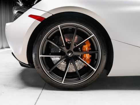 Used 2021 McLaren 720S Luxury RWD image 34