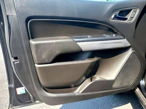 Used 2022 Chevrolet Colorado LT w/ Fleet Safety Package image 9