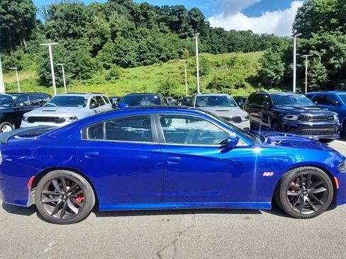 Used 2019 Dodge Charger Scat Pack RWD image 8