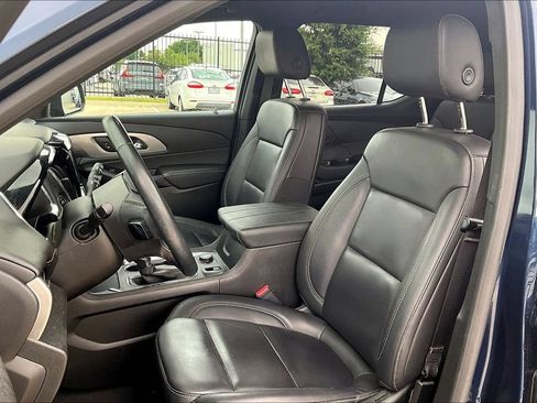 Used 2023 Chevrolet Traverse LT w/ LT Premium Package FWD image 28