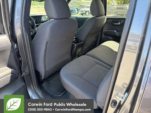 Used 2018 Toyota Tacoma TRD Off-Road AWD/4WD image 28