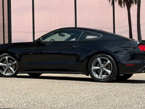 Used 2016 Ford Mustang Coupe RWD image 6