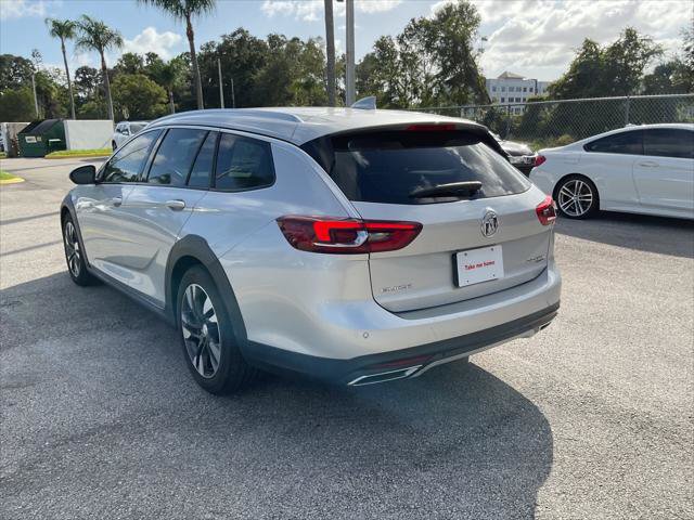 Used 2018 Buick Regal Preferred w/ Sights and Sounds Package AWD/4WD image 4