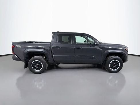 Used 2025 Toyota Tacoma TRD Off-Road AWD/4WD image 5