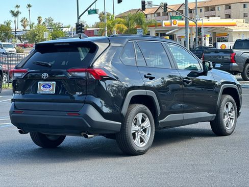 Used 2023 Toyota RAV4 XLE image 5