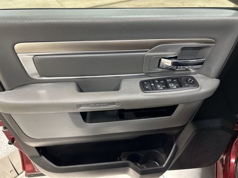 Used 2019 RAM 1500 Classic SLT image 11