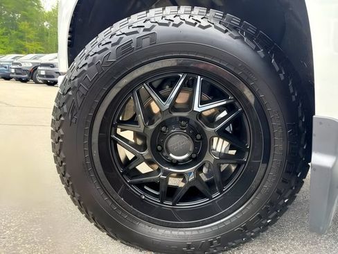 Used 2024 Chevrolet Silverado 1500 Custom AWD/4WD image 12