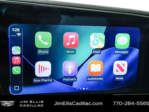 Used 2022 Cadillac Escalade ESV Premium Luxury image 17