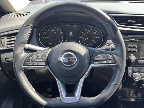 Used 2017 Nissan Rogue SV image 20