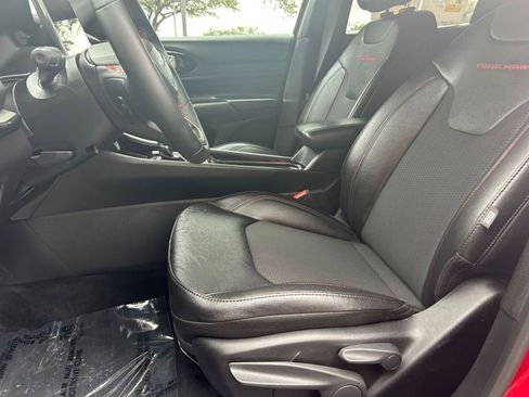 Used 2025 Jeep Compass Trailhawk image 26