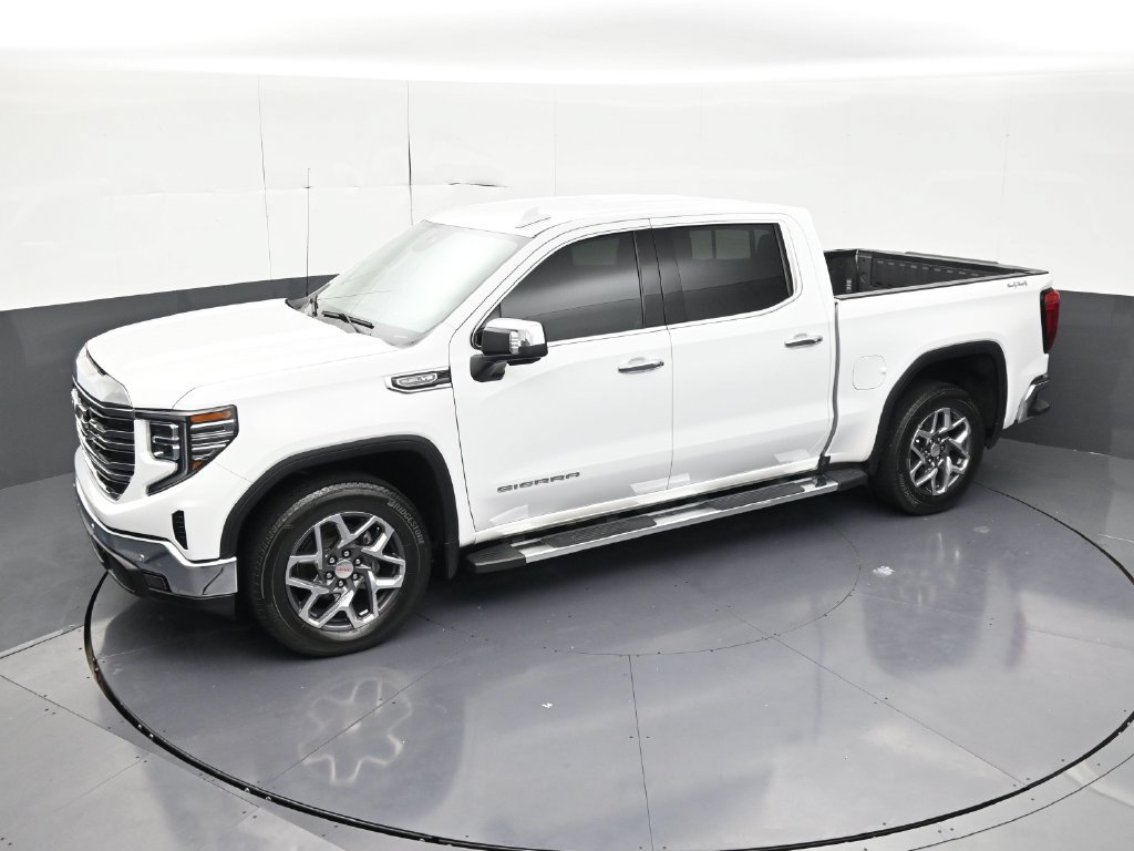 Used 2023 GMC Sierra 1500 SLT w/ SLT Premium Plus Package AWD/4WD image 15
