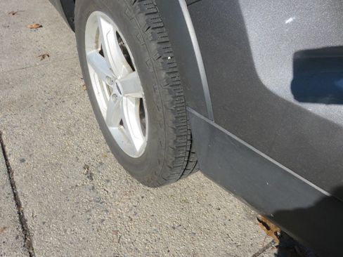 Used 2016 Ford Explorer XLT w/ Equipment Group 202A image 32