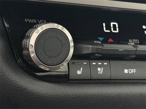 Certified 2025 Toyota Tundra Limited image 19