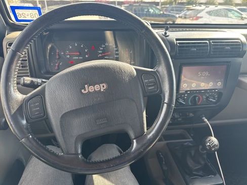 Used 2005 Jeep Wrangler Rubicon image 10