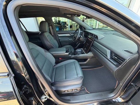 Certified 2026 GMC Terrain AT4 w/ Convenience Package III AWD/4WD image 34