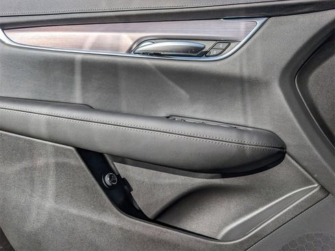 New 2026 Cadillac XT5 Luxury image 10