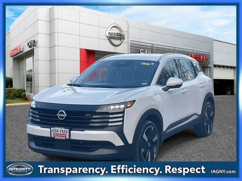 Certified 2025 Nissan Kicks SR image 4