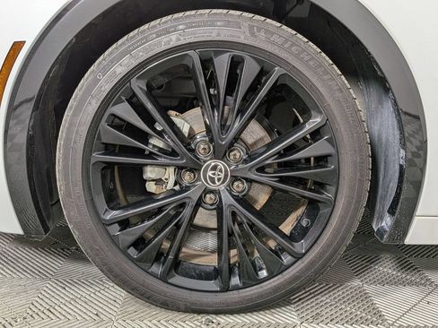 Used 2025 Toyota Prius FWD image 29