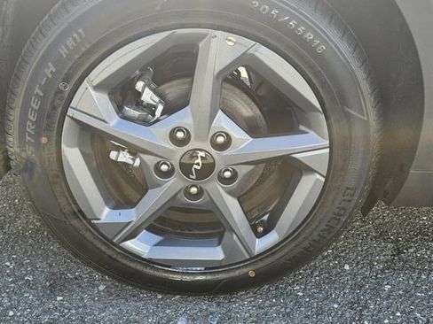 Used 2025 Kia K4 LXS FWD image 12