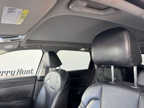 Used 2022 Kia Sorento SX image 3