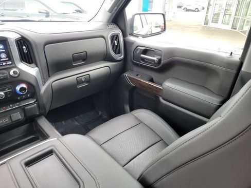 Certified 2022 GMC Sierra 1500 SLT w/ SLT Convenience Package image 17