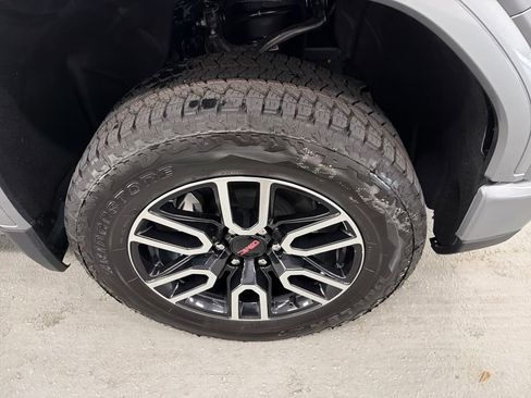 New 2026 GMC Sierra 1500 AT4 w/ Technology Package AWD/4WD image 4