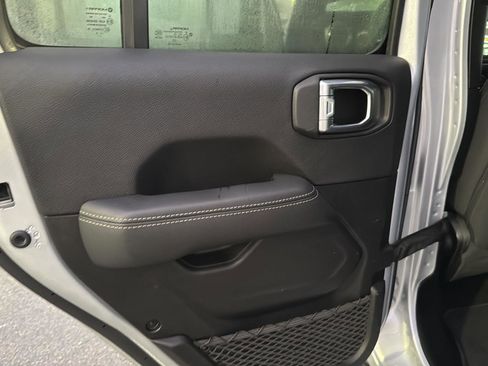 Used 2022 Jeep Wrangler Unlimited Sahara w/ Cold Weather Group image 15