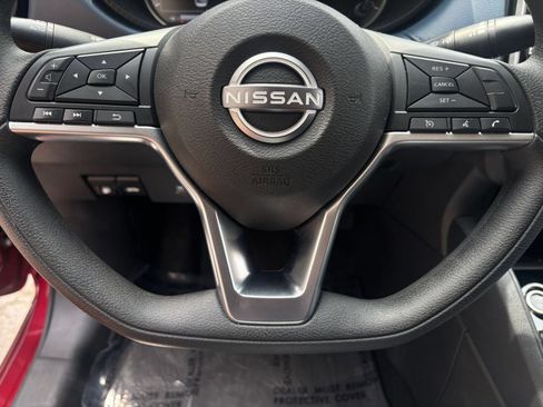 Used 2025 Nissan Versa SV FWD image 32
