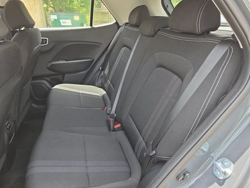 Used 2025 Hyundai Venue SEL FWD image 27