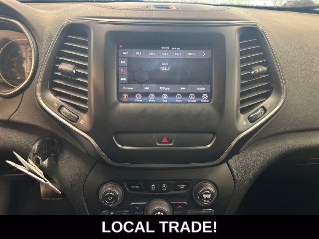 Used 2019 Jeep Cherokee Latitude w/ Popular Appearance Group AWD/4WD image 3