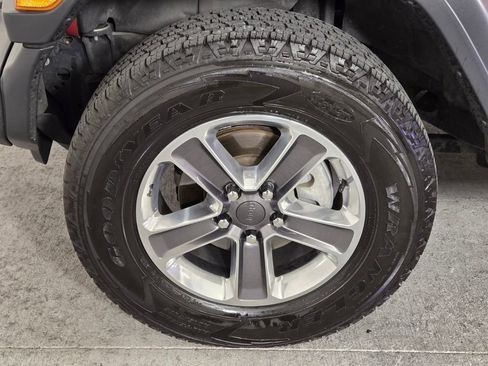 Used 2018 Jeep Wrangler Unlimited Sport S AWD/4WD image 14