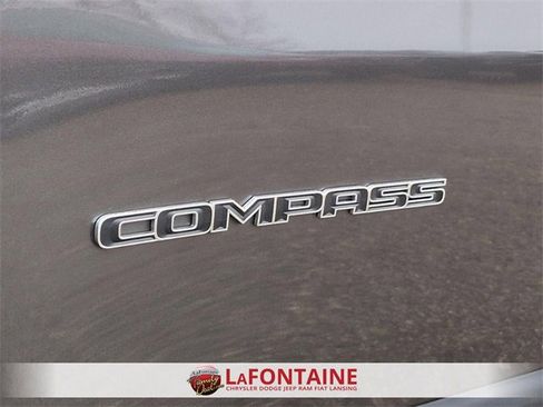 Used 2018 Jeep Compass Limited image 10