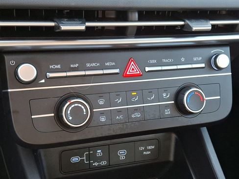 Used 2025 Hyundai Tucson SE AWD/4WD image 15