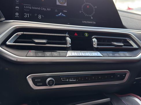 Used 2022 BMW X6 xDrive40i w/ M Sport Package image 20