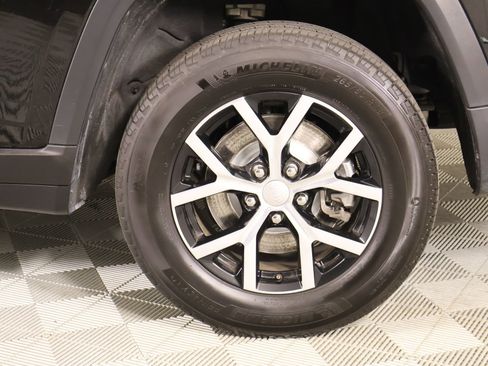 Used 2024 Jeep Grand Cherokee L Limited w/ Luxury Tech Group II AWD/4WD image 22