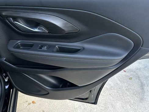 Used 2022 GMC Terrain SLT w/ Tech Package image 32