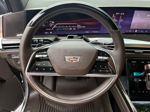 Used 2026 Cadillac Escalade Luxury w/ Touring Package AWD/4WD image 24