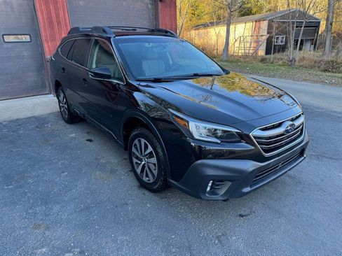 Used 2020 Subaru Outback Premium w/ Popular Package #1 AWD/4WD image 3