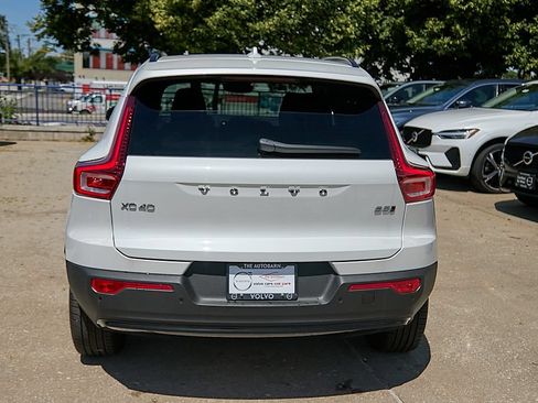 New 2026 Volvo XC40 B5 Plus w/ Climate Package AWD/4WD image 8